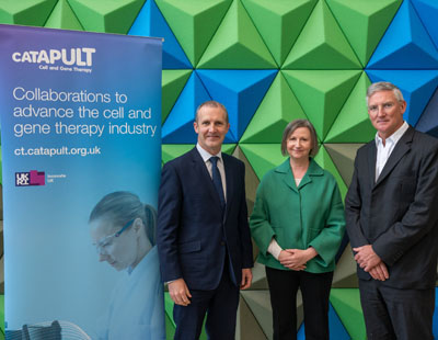 (L-R) Michael Matheson MSP, Scottish Cabinet Secretary for NHS Recovery, Health and Social Care; Dr Jacqueline Barry, Chief Clinical Officer, CGT Catapult; Matthew Durdy, Chief Executive of CGT Catapult